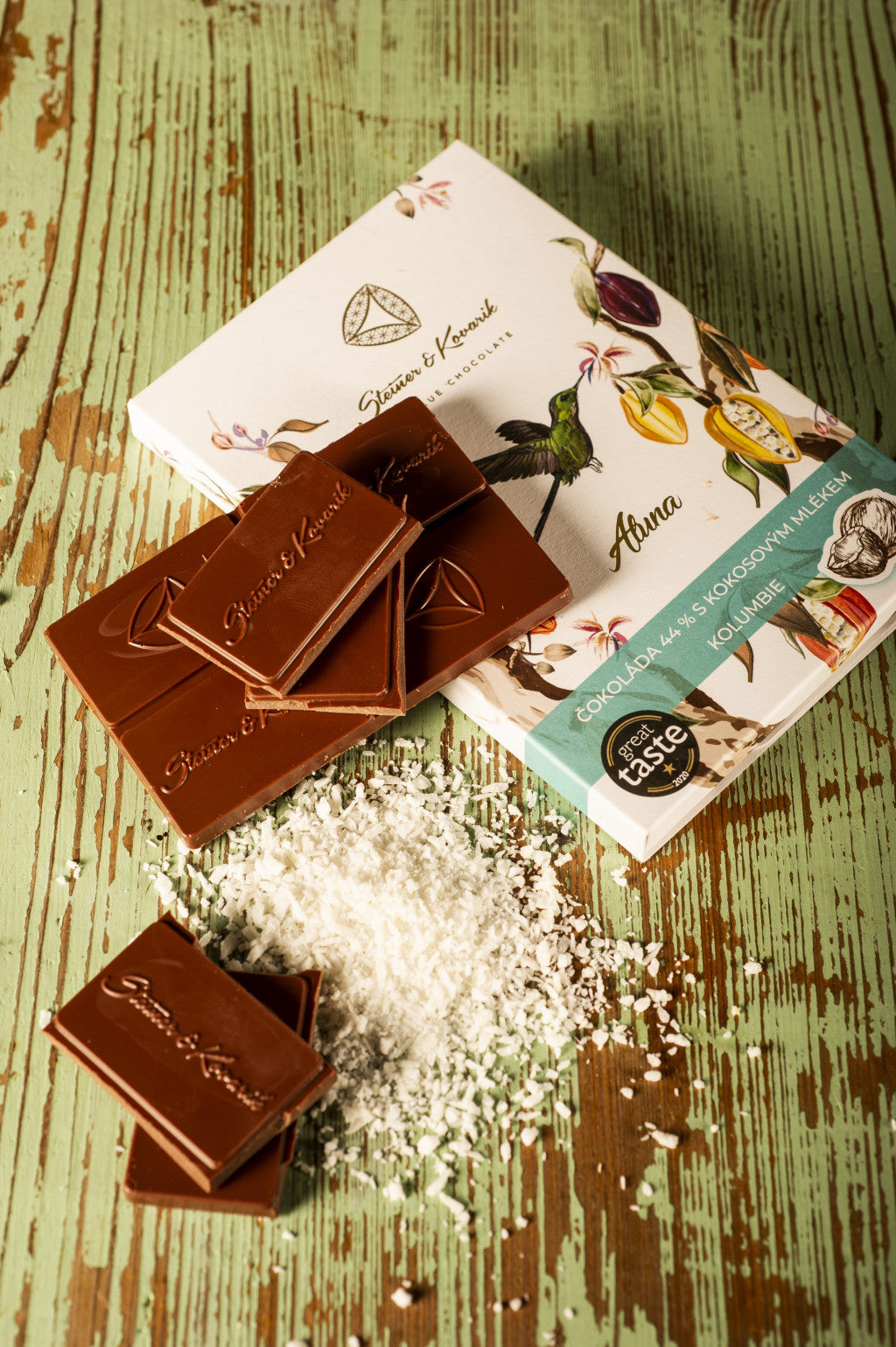 Aluna - chocolate 44% with coconut milk, 70 g