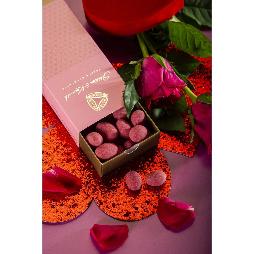 Almonds in Ruby Chocolate with Raspberry Powder, 130 g dragees