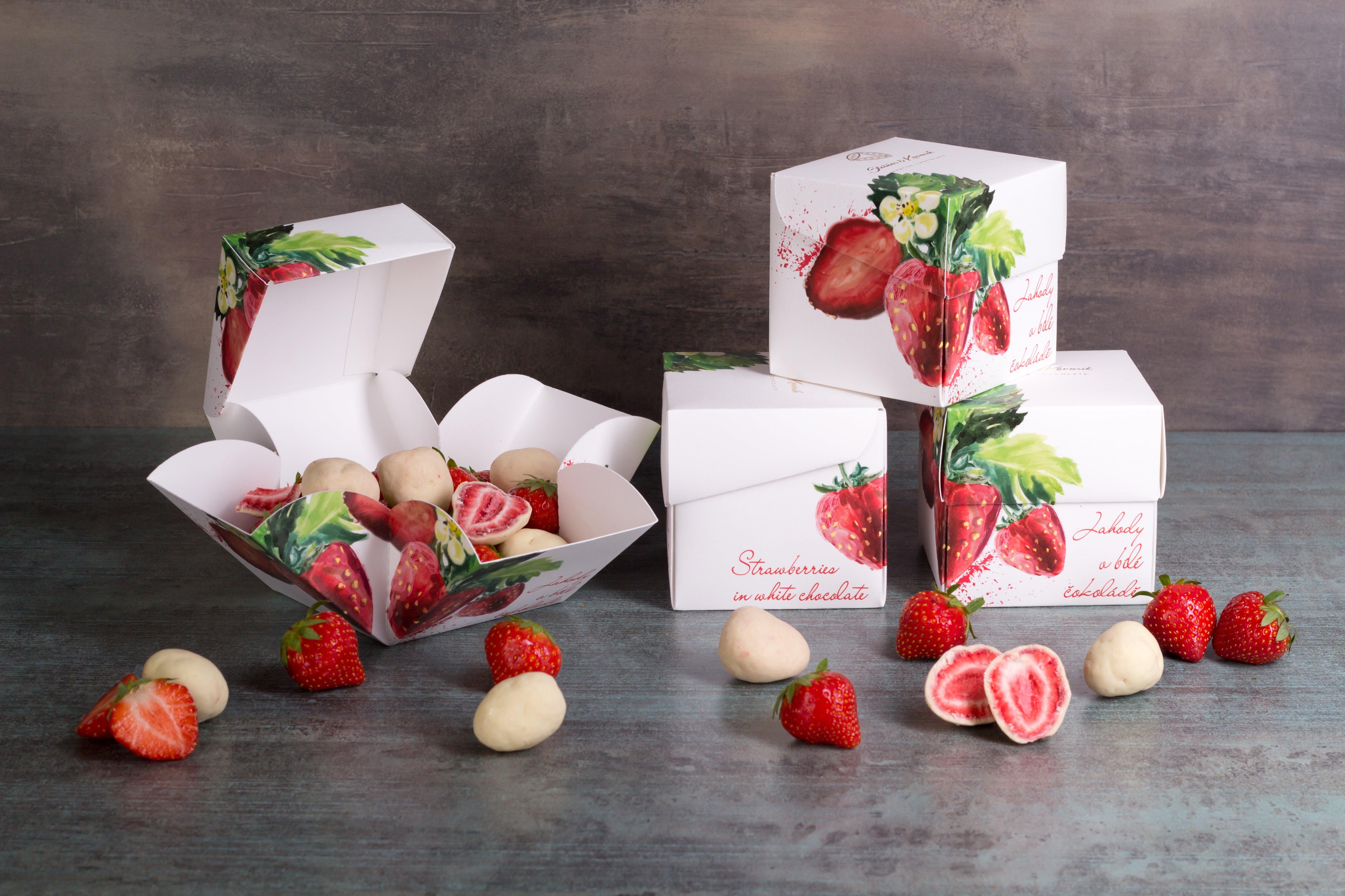Freeze-dried Strawberries in White Chocolate, dragees, 110 g